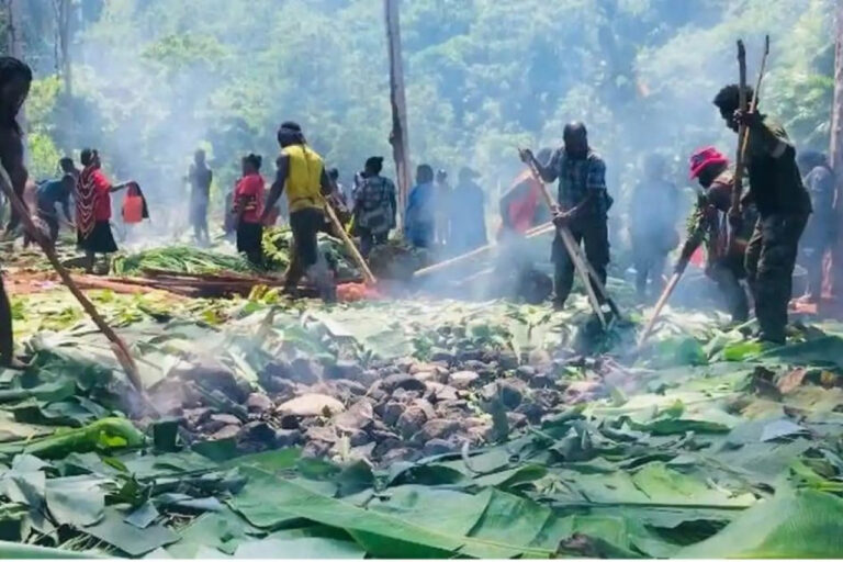 5 Tradisi Natal Unik Indonesia: Dari Rabo-Rabo hingga Bakar Batu