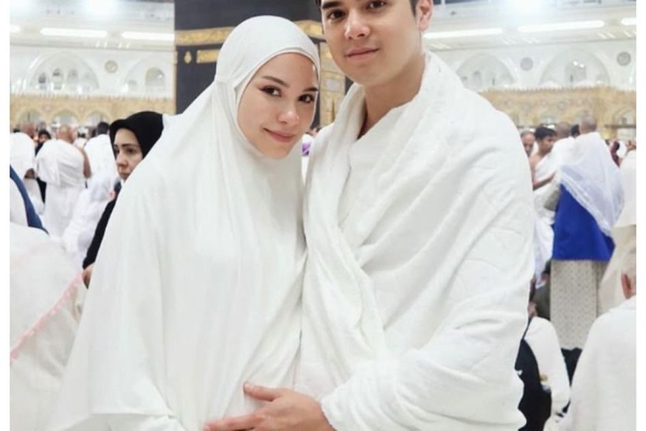 Alyssa Daguisse Rasakan Gerakan Janin Pertama Kali Saat Umrah, Ungkap Momen Haru