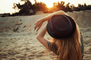 Arti mimpi kepanasan, pertanda hasrat, peringatan emosional, dan transformasi hidup.