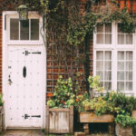 Mimpi Pintu Tertutup: Pertanda Hambatan, Bimbang, Hingga Peluang Baru