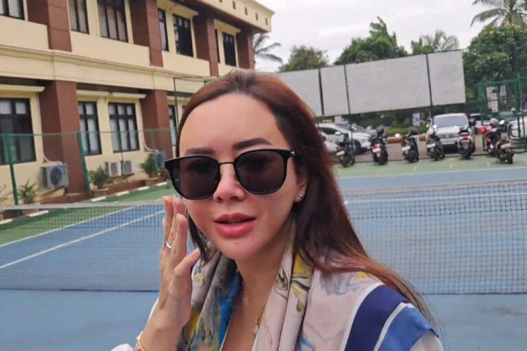 Ogah Oplas, Aura Kasih Andalkan Jamu Tradisional untuk Awet Muda