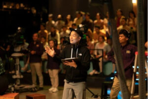 Ernest Prakasa Ungkap ‘Ide Jahil’ di Balik Film Lupa Daratan: Keluar dari Zona Nyaman