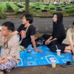 Kompak! Istri dan Anak Epy Kusnandar Renovasi Makam, Kenang Tawa Sang Ayah