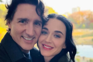 Katy Perry Pamer Foto Bareng Justin Trudeau di Jepang, Kode Hubungan Makin Kuat?