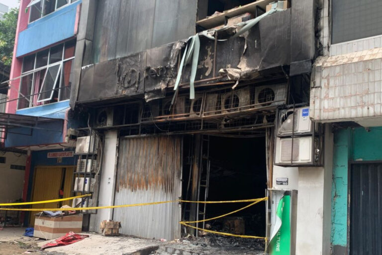 Ibu Hamil 25 Tahun Tewas Terjebak Asap Kebakaran Terra Drone, Sempat Coba Lari Ibu Hamil 25 Tahun Tewas Terjebak Asap Kebakaran Terra Drone, Sempat Coba Lari