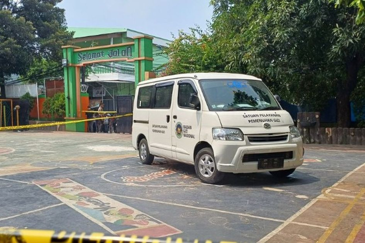 Mobil MBG Terobos Pagar SDN Kalibaru, 21 Orang Luka Termasuk Siswa Mobil MBG Terobos Pagar SDN Kalibaru, 21 Orang Luka Termasuk Siswa