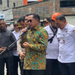 Mendagri Tito Tinjau Lokasi Kebakaran Maut Terra Drone, Instruksi Langsung dari Istana