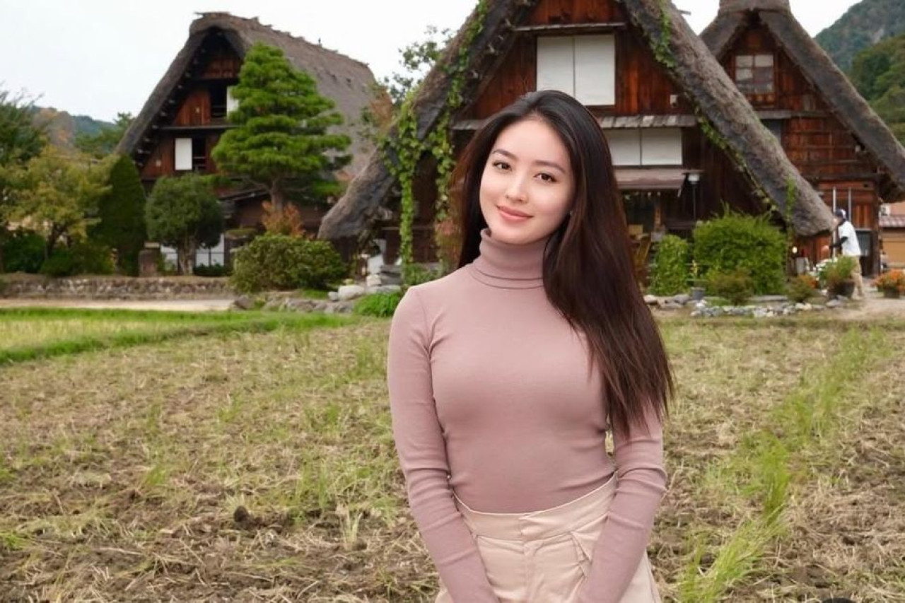 Natasha Wilona pilih rayakan Natal bersama dengan keluarga di Jakarta, sang aktris ungkap resolusinya untuk tahun 2026.