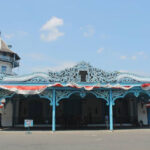 Pintu Keraton Solo Digembok, Pekerja Museum Diusir Paksa Saat PB XIV Sibuk di Jakarta