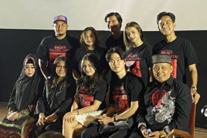 Pemain film horor TOLONG SAYA!&nbsp;di kawasan Kuningan, Jakarta Selatan pada Selasa (16/12/2025).