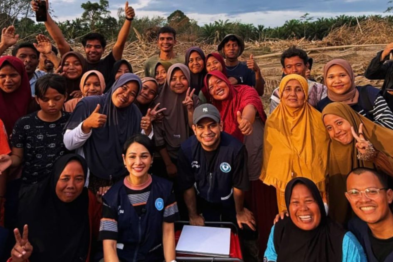 Andien & Fadil Jaidi Jadi Relawan Banjir Sumatra, Salurkan Bantuan dan Hibur Warga