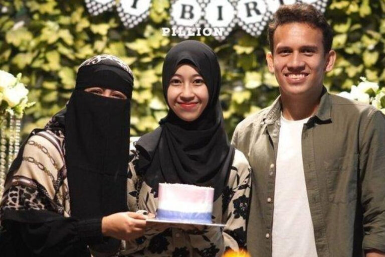 Adiba Khanza Melahirkan Anak Pertama, Umi Pipik Kini Berstatus Nenek