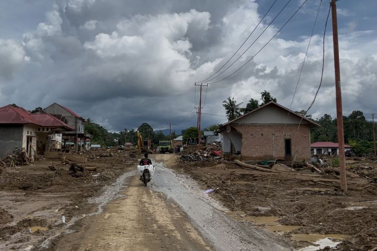 Rangkuman Bencana 2025: Banjir, Gempa, hingga Erupsi Gunung Semeru Rangkuman Bencana 2025: Banjir, Gempa, hingga Erupsi Gunung Semeru