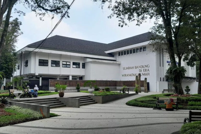 7 Wisata Hits Dekat Stasiun Bandung, Liburan Akhir Tahun Tanpa Kuras Kantong