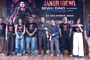 Tora Sudiro “Main Dekat” dengan Psikopat di Film Horor Perdana “Janur Ireng”