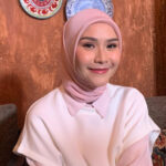 Zaskia Adya Mecca Menangis Haru di Bandara Usai Bantu Korban Bencana Aceh