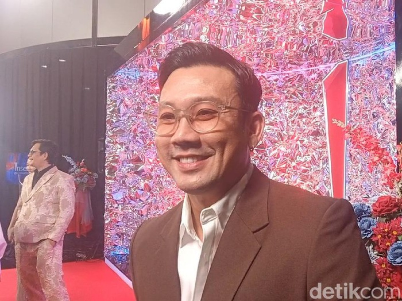 Denny Sumargo Kirim 5 Ton Bantuan. (Foto: Muhammad Ahsan Nurrijal/detikcom)