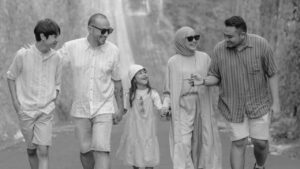 Kenangan kebersamaan Gary Iskak dengan keluarga. Foto: dok instagram Richa Novisha