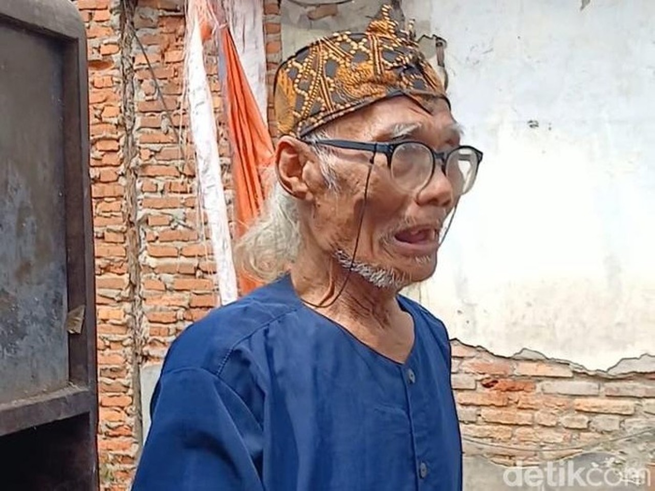 Rumah Komedian Senior Diding Boneng Roboh, Kerugian Masih Dihitung Rumah Komedian Senior Diding Boneng Roboh, Kerugian Masih Dihitung