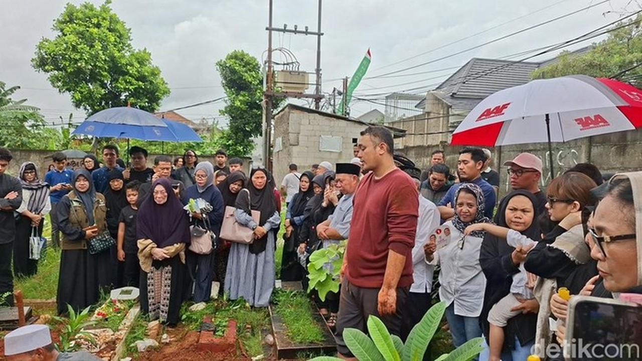 Ayah Gilang Dirga Meninggal Dunia dalam Usia 63 Tahun Setelah Berjuang Melawan Komplikasi Jantung Ayah Gilang Dirga Meninggal Dunia dalam Usia 63 Tahun Setelah Berjuang Melawan Komplikasi Jantung