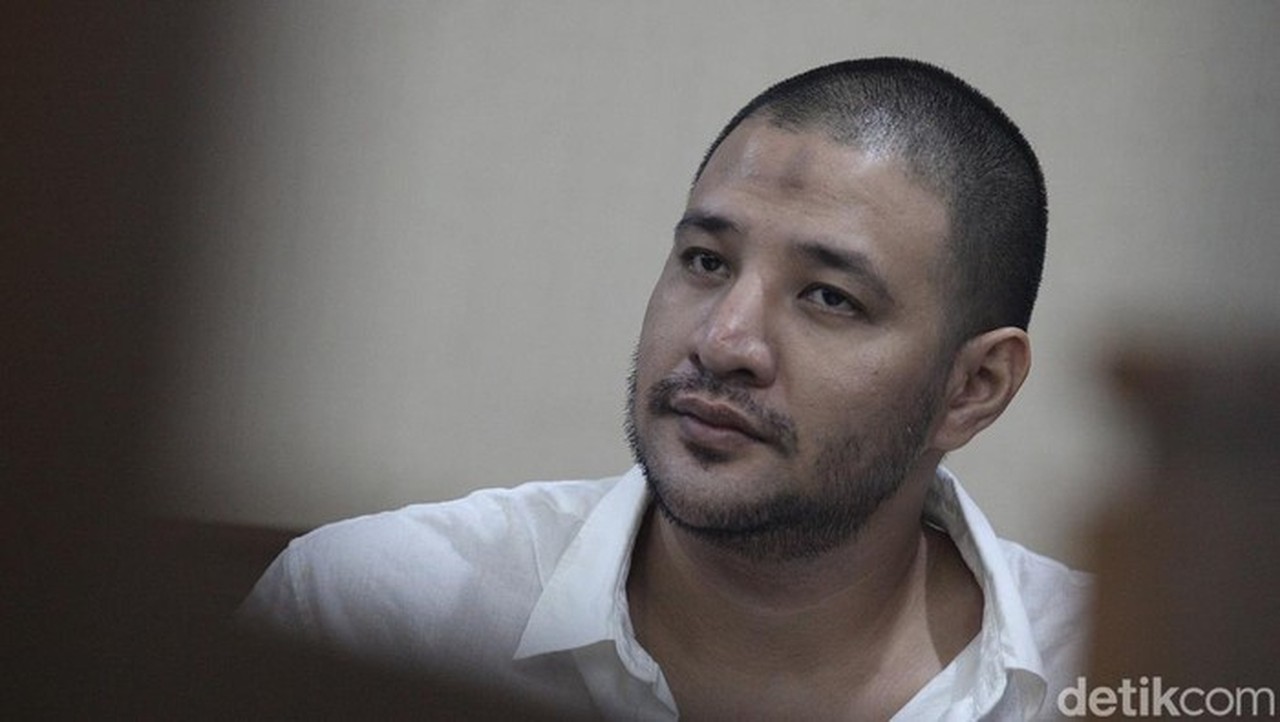 Ammar Zoni Bantah Keterangan Saksi di Sidang Narkoba, Sebut Ada Tekanan Ammar Zoni Bantah Keterangan Saksi di Sidang Narkoba, Sebut Ada Tekanan