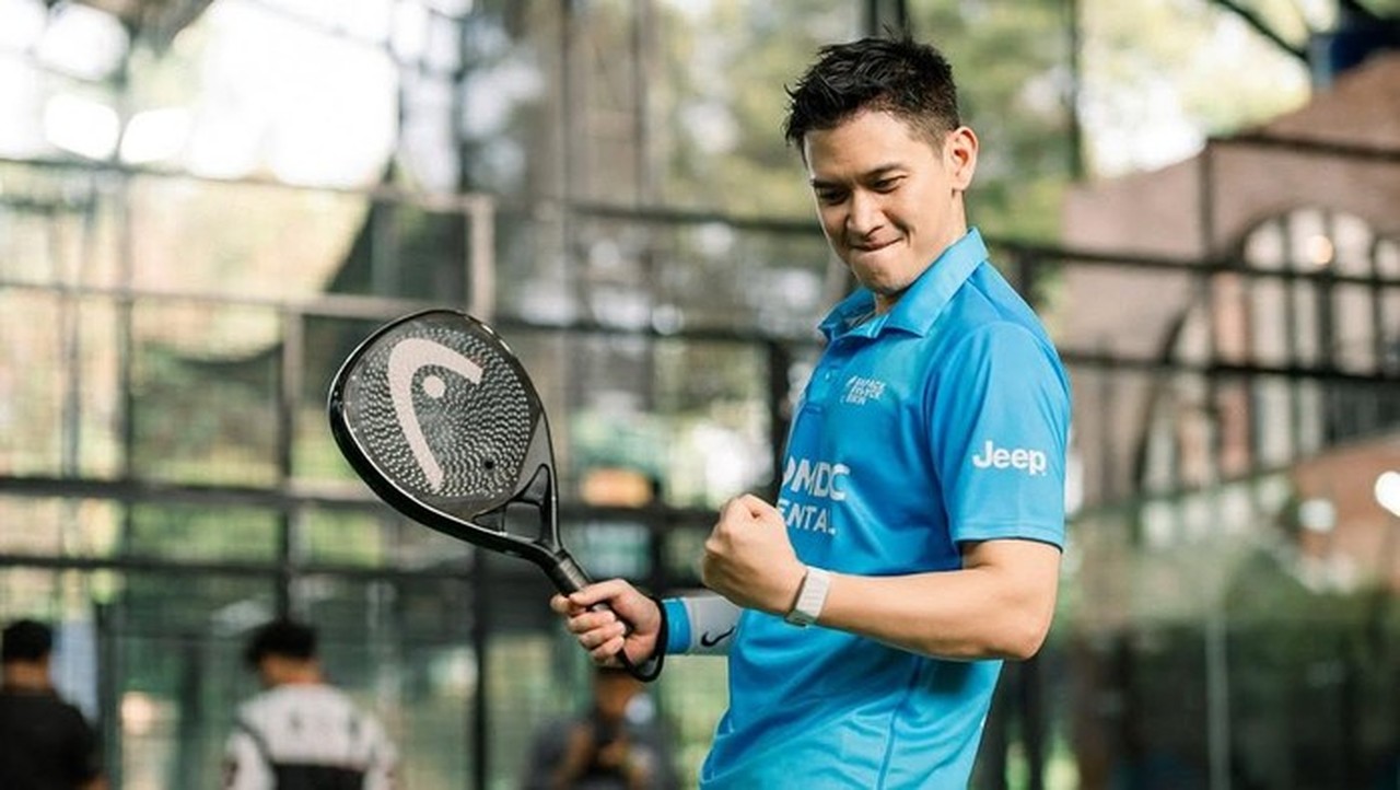 Rezky Aditya dan Kenny Austin Ramaikan Kompetisi Padel Selebritas Hari Ini di BSD Rezky Aditya dan Kenny Austin Ramaikan Kompetisi Padel Selebritas Hari Ini di BSD