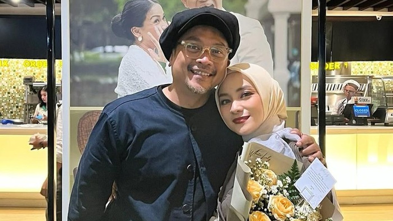 Enno Lerian dan Suami Ungkap Kunci Harmonis 14 Tahun Pernikahan: Penerimaan dan Kompromi Enno Lerian dan Suami Ungkap Kunci Harmonis 14 Tahun Pernikahan: Penerimaan dan Kompromi