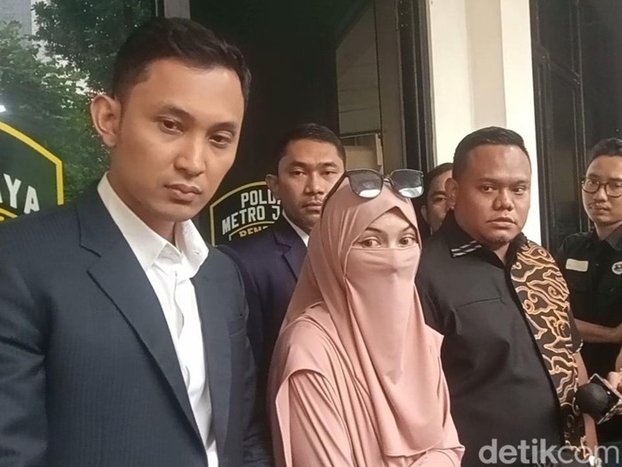 Kuasa Hukum Wardatina Mawa Tegas Tolak Ajakan Pertemuan Pribadi dari Insanul Fahmi