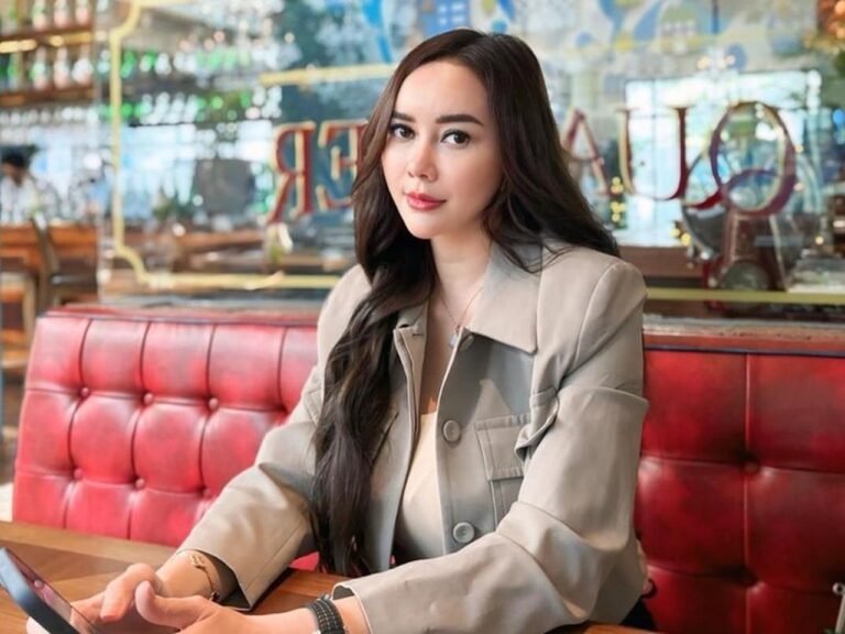 Aura Kasih Merasa Tak Nyaman Diterpa Isu Perselingkuhan dengan Ridwan Kamil, Pertimbangkan Langkah Hukum