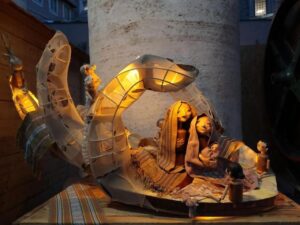 Karya Seni Indonesia ‘Menenun Pengharapan’ Memukau di Pameran Vatikan 2025