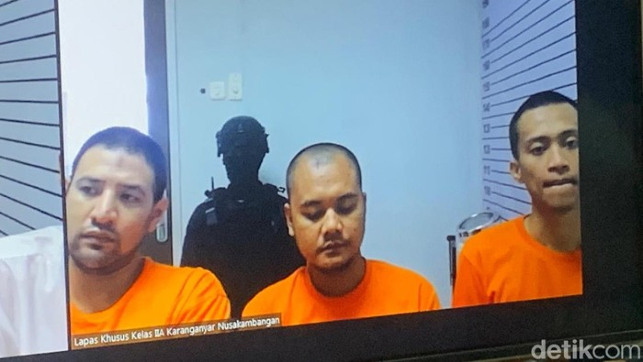 Ammar Zoni Diboyong ke Jakarta untuk Sidang Kasus Narkoba Ammar Zoni Diboyong ke Jakarta untuk Sidang Kasus Narkoba