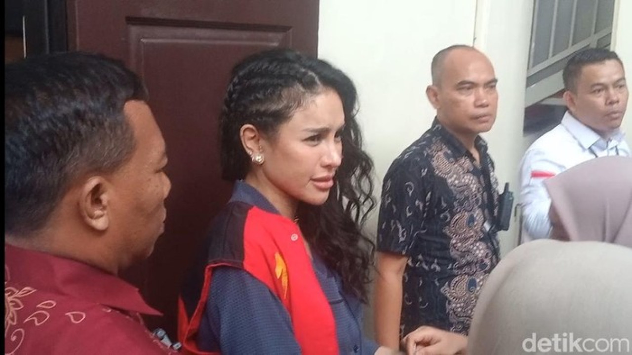 Pengadilan Tinggi DKI Perberat Vonis Nikita Mirzani Jadi 6 Tahun Penjara Atas Pemerasan dan TPPU Pengadilan Tinggi DKI Perberat Vonis Nikita Mirzani Jadi 6 Tahun Penjara Atas Pemerasan dan TPPU