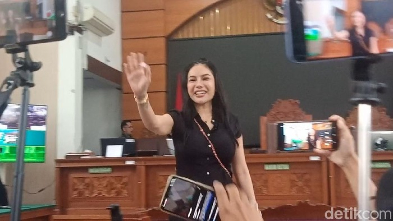 Hukuman Nikita Mirzani Diperberat Jadi 6 Tahun Penjara, Terbukti Lakukan TPPU Hukuman Nikita Mirzani Diperberat Jadi 6 Tahun Penjara, Terbukti Lakukan TPPU