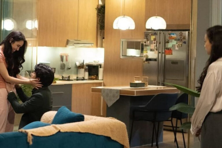 Persahabatan Berubah Mencekam, Film ‘Musuh Dalam Selimut’ Tayang 8 Januari Persahabatan Berubah Mencekam, Film ‘Musuh Dalam Selimut’ Tayang 8 Januari