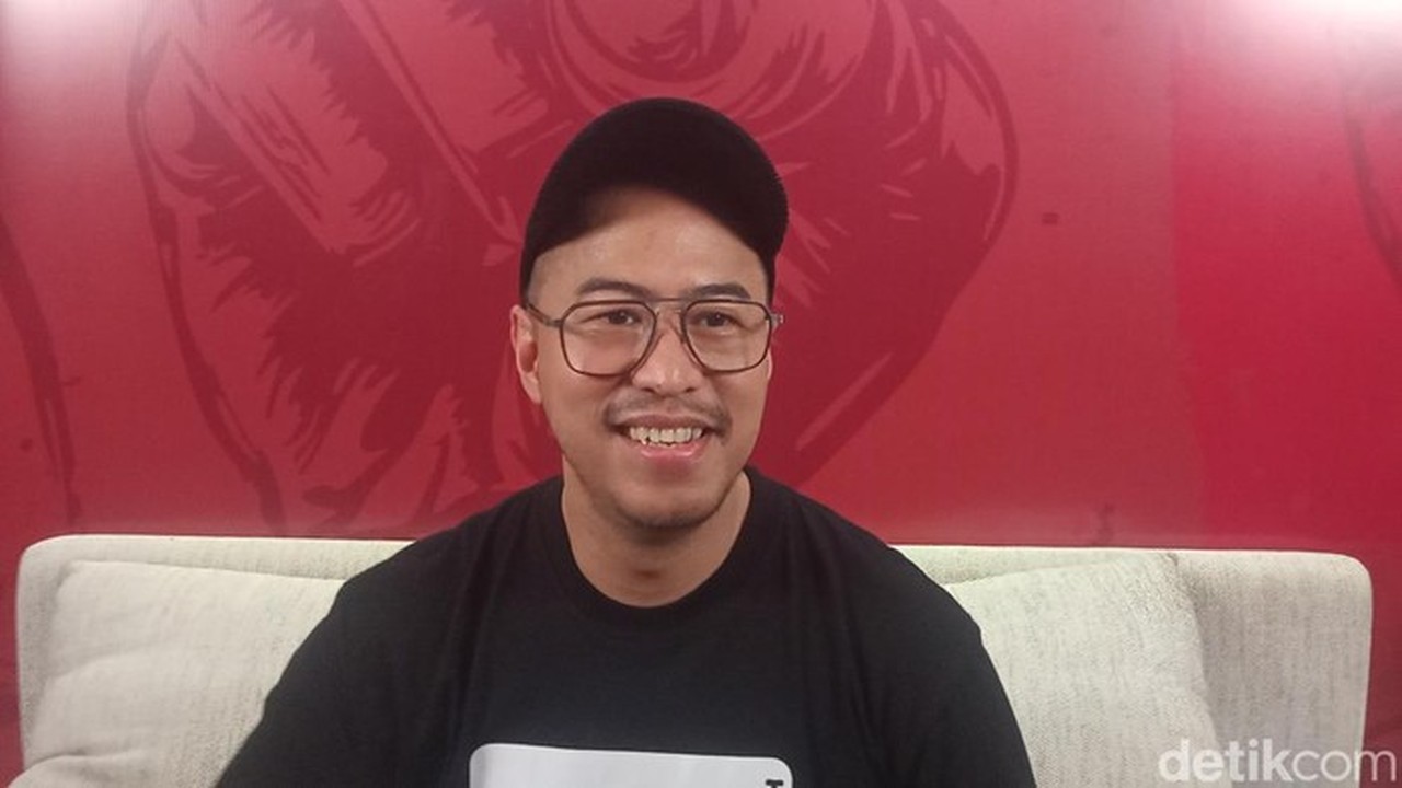 Pandji Pragiwaksono Tak Khawatir Dikritik Meski Materi ‘Mens Rea’ Dipolisikan