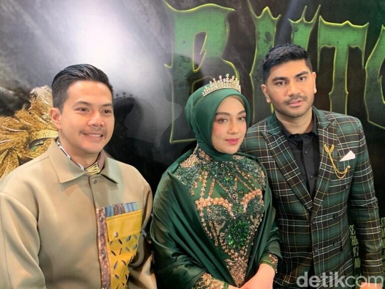 Celine Evangelista Ungkap Tantangan Perankan Ibu Tunggal di Film Horor ‘Penunggu Rumah: Buto Ijo’ Celine Evangelista Ungkap Tantangan Perankan Ibu Tunggal di Film Horor ‘Penunggu Rumah: Buto Ijo’