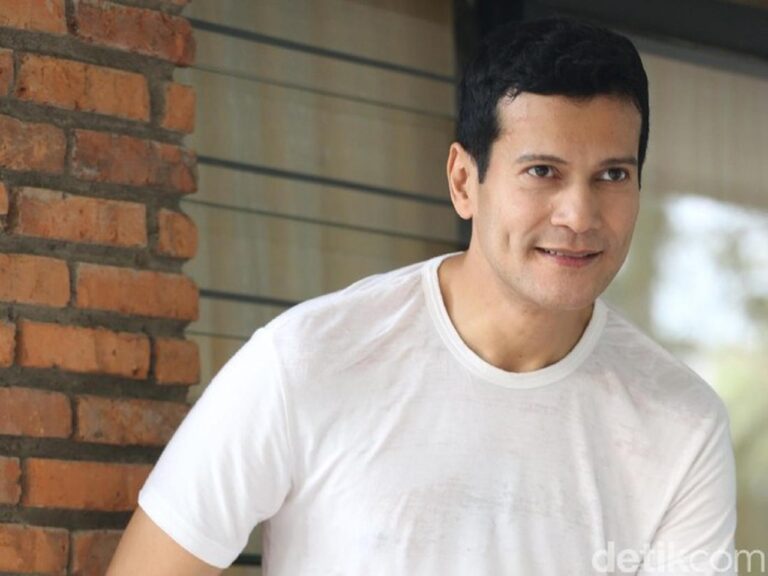 Adam Jordan Sering Dicubit Ibu-Ibu Akibat Peran Suami Tak Tegas