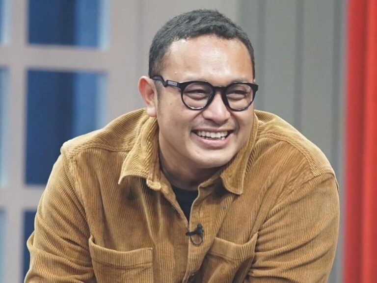 Duka Mendalam Gilang Dirga di Awal 2026: Kehilangan Sosok Ayah Tercinta Duka Mendalam Gilang Dirga di Awal 2026: Kehilangan Sosok Ayah Tercinta