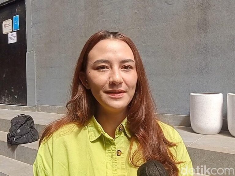 Dahlia Poland Nikmati Hidup Baru Pasca Cerai, Dicky Prasetya Beri Dukungan Penuh