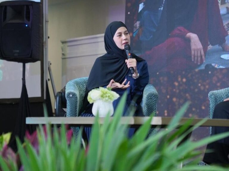 Paula Verhoeven Terharu Ikut Wakaf Masjid di Melbourne, Target Dana Rp 28 Miliar