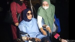 Doktif Penuhi Panggilan Polisi Gunakan Kursi Roda, Akui Stres Memikirkan Richard Lee