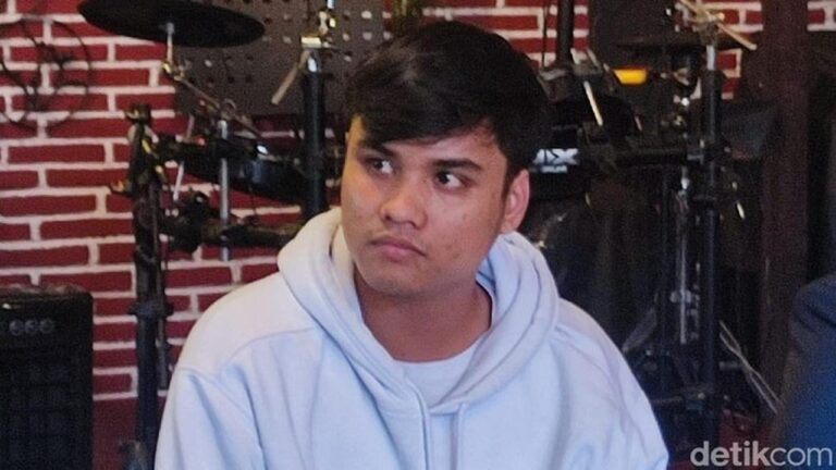 Kuasa Hukum: Ressa Rizky Ngaku Pernah Jadi Sopir Pribadi Neneknya, Emilia Contessa Kuasa Hukum: Ressa Rizky Ngaku Pernah Jadi Sopir Pribadi Neneknya, Emilia Contessa