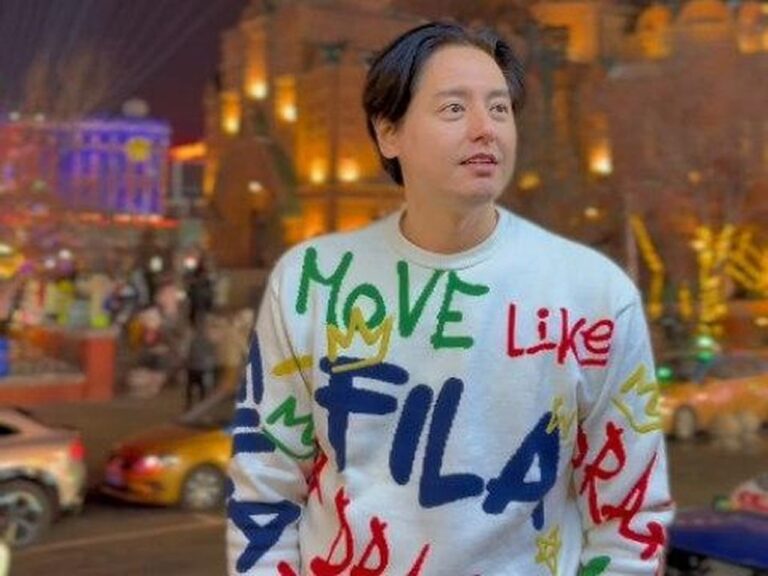 Roger Danuarta Tanggapi Pujian Mirip Keanu Reeves: Rahasia Awet Muda Cuma Jaga Makan dan Tidur Roger Danuarta Tanggapi Pujian Mirip Keanu Reeves: Rahasia Awet Muda Cuma Jaga Makan dan Tidur