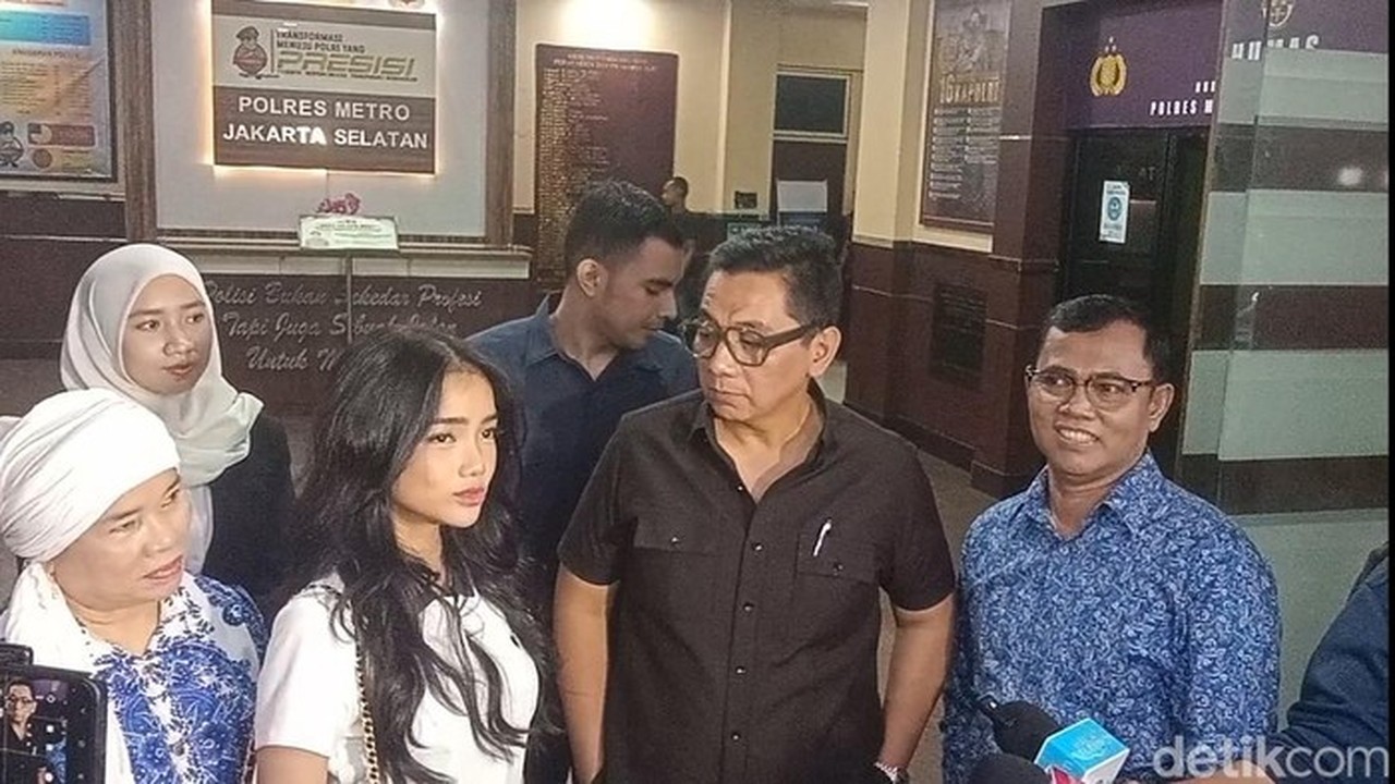 Selebgram Fuji Datangi Polres Jaksel, Ungkap Trauma Akibat Penggelapan Dana Rp 1 Miliar