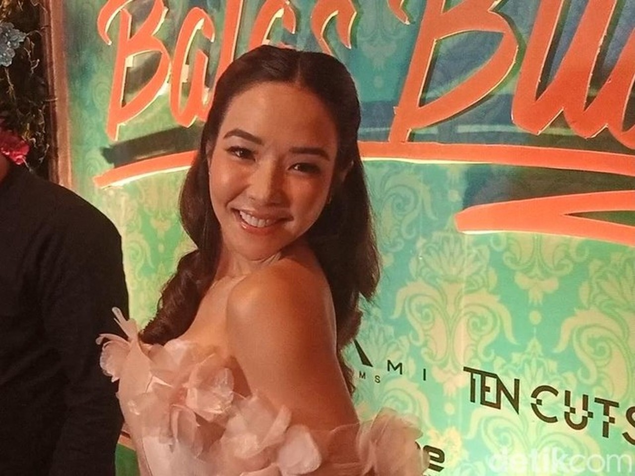 Gisel Hadiri Pernikahan Ranty Maria, Kapan Menyusul dengan Cinta Brian? Gisel Hadiri Pernikahan Ranty Maria, Kapan Menyusul dengan Cinta Brian?