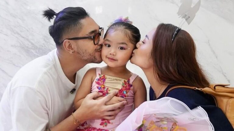 Xarena Cemburu Lihat Siti Badriah Panggil Krisjiana ‘Sayang’, Akui Diri Sebagai Istri Xarena Cemburu Lihat Siti Badriah Panggil Krisjiana ‘Sayang’, Akui Diri Sebagai Istri