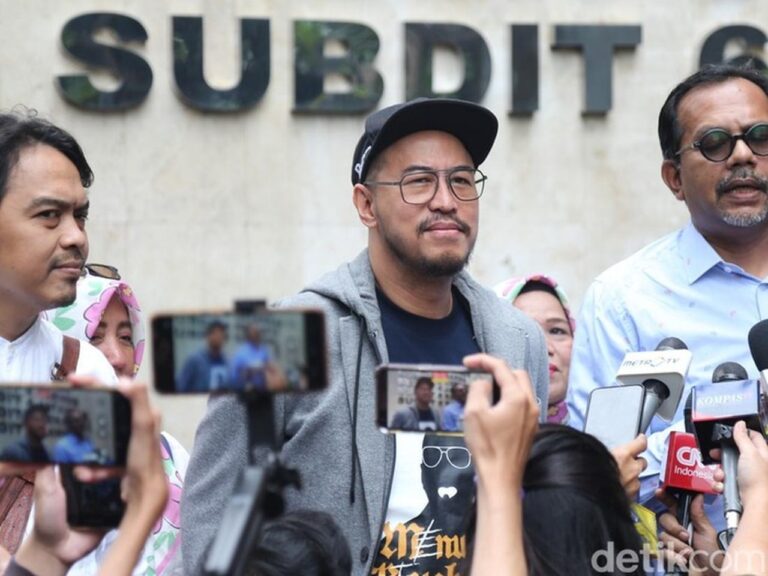 Pandji Pragiwaksono Kooperatif Hadapi Laporan Dugaan Penistaan Agama Terkait ‘Mens Rea’