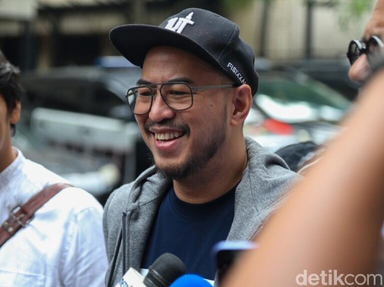 Klarifikasi ‘Mens Rea’, Pandji Pragiwaksono Dicecar Puluhan Pertanyaan di Polda Metro Jaya Klarifikasi ‘Mens Rea’, Pandji Pragiwaksono Dicecar Puluhan Pertanyaan di Polda Metro Jaya