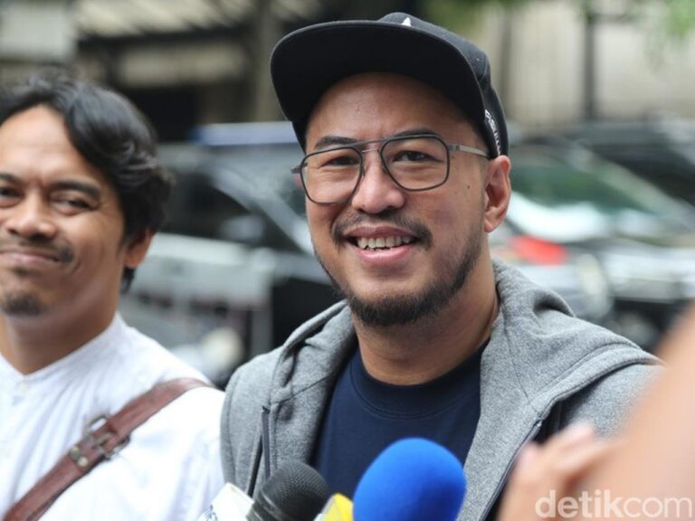 Pandji Pragiwaksono Optimistis Kasus ‘Mens Rea’ Tak Akan Bungkam Komika Lain
