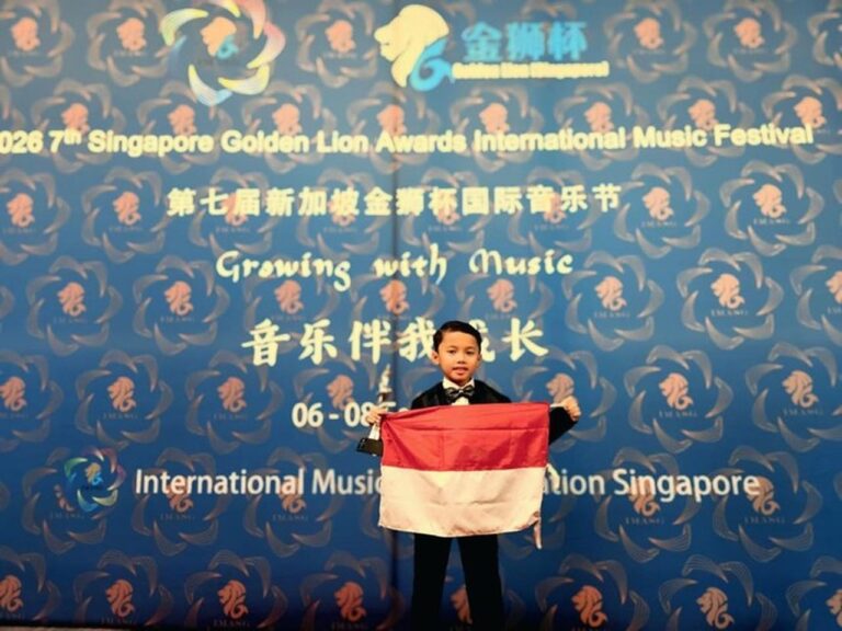 Bocah 7 Tahun Asal Bojonegoro, Parama Hansa, Sabet Trofi di Kompetisi Piano Internasional Singapura